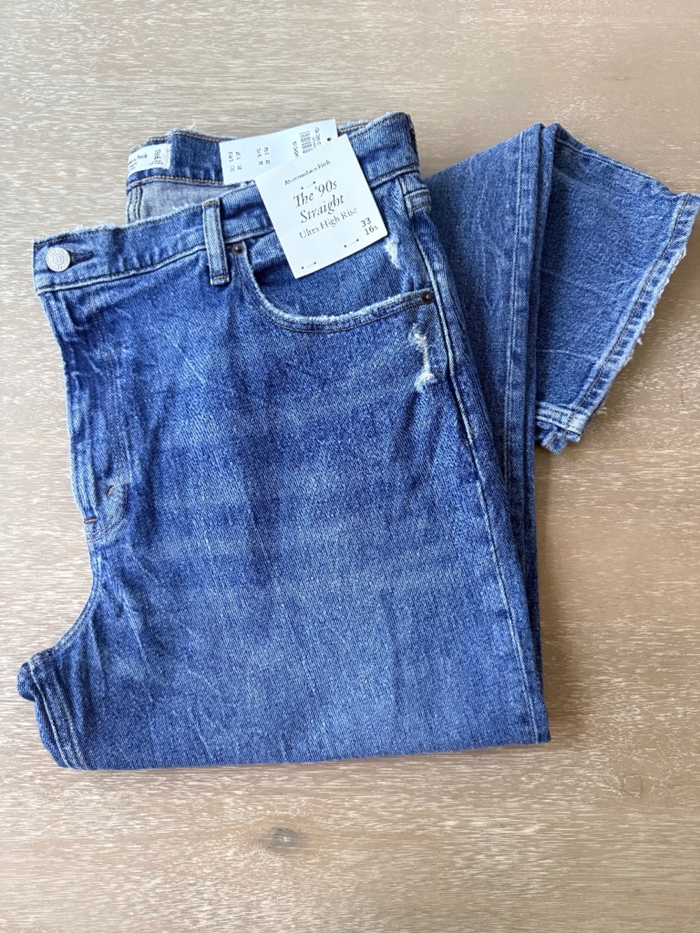 NWT Abercrombie Ultra High Rise 90s Straight Jeans 33S | 16S